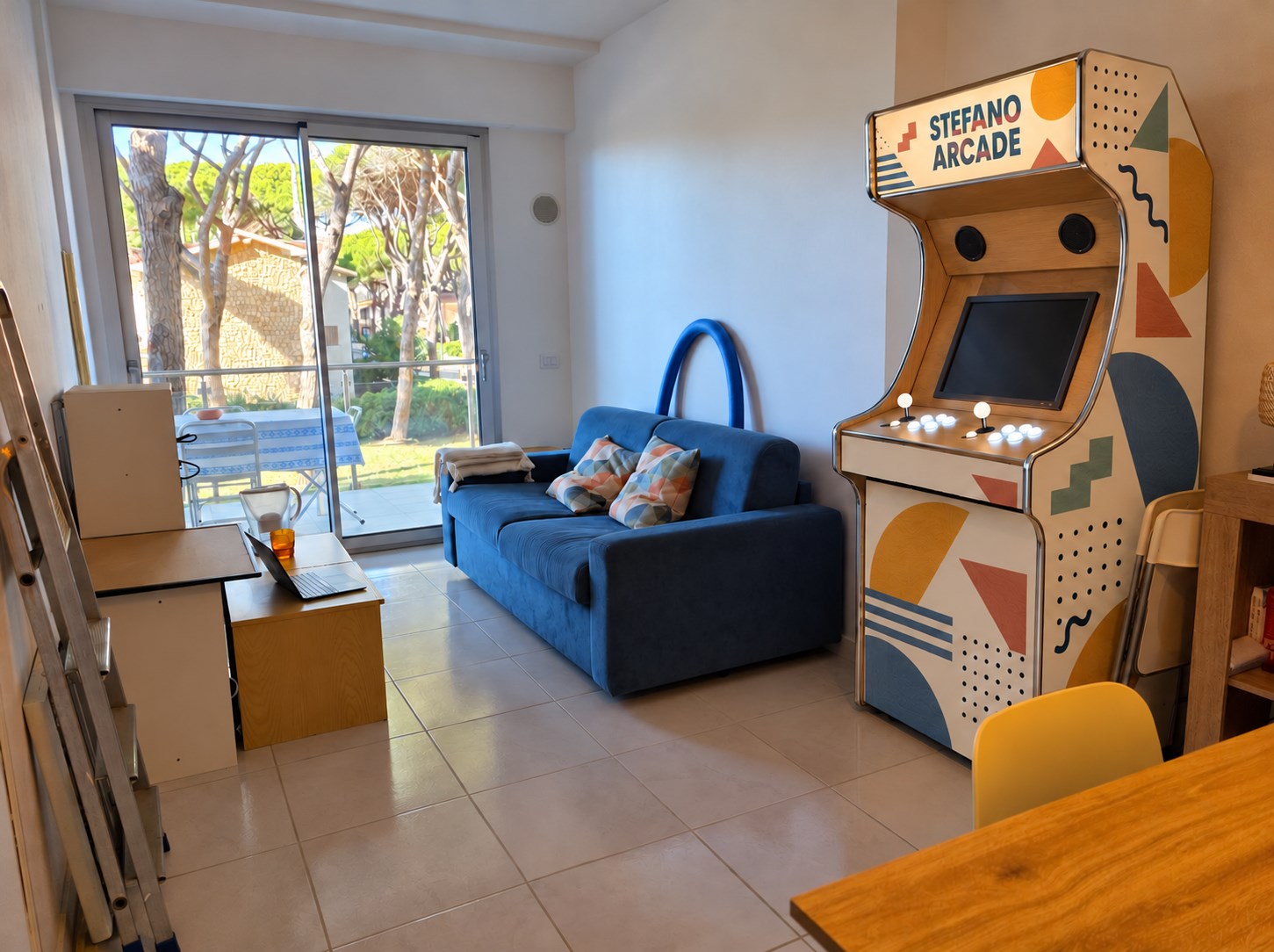 Cabinato Stefano Arcade, versione Memphis
